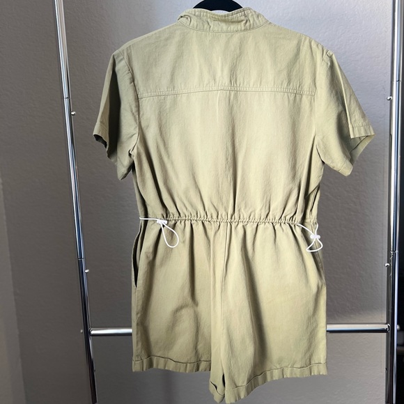 Front Zipper Romper - Picture 5 of 6